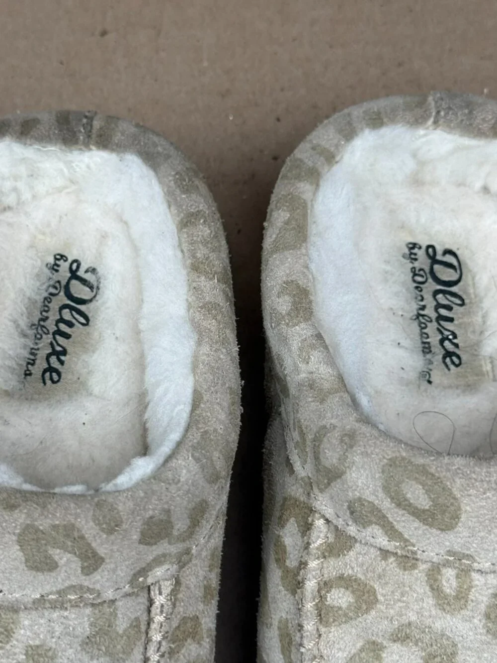 Dluxe by Dearfoams Youth Kids Size 3 Leopard Print Faux Fur Lined Slipper Clogs